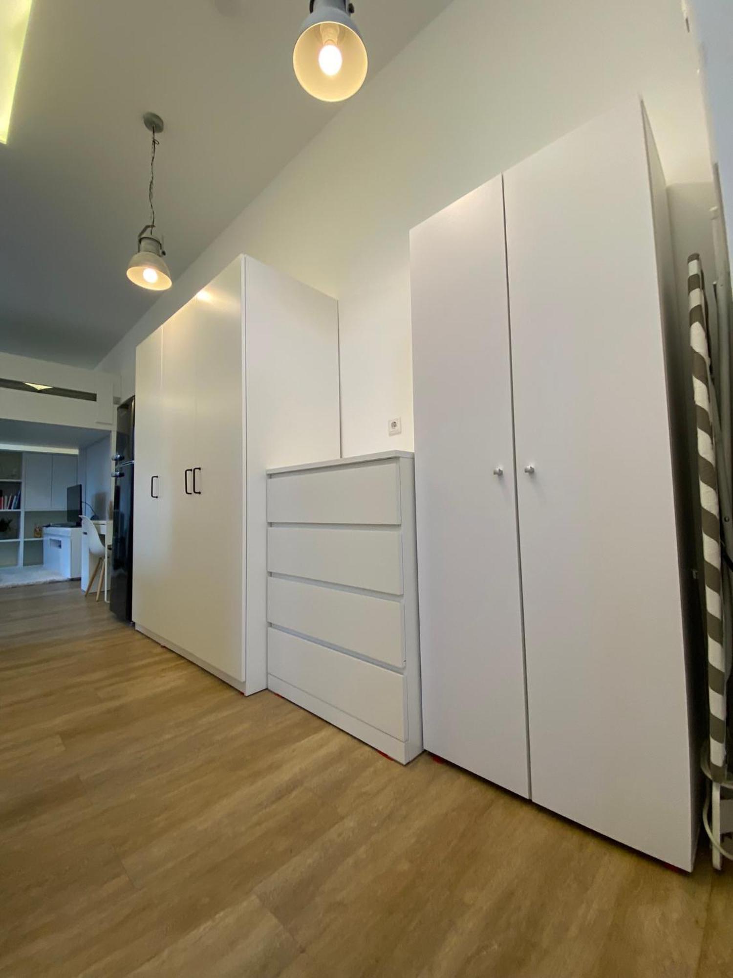 Schoene, Moderne Wohnung Mit Grosszuegiger Terasse Essen Esterno foto