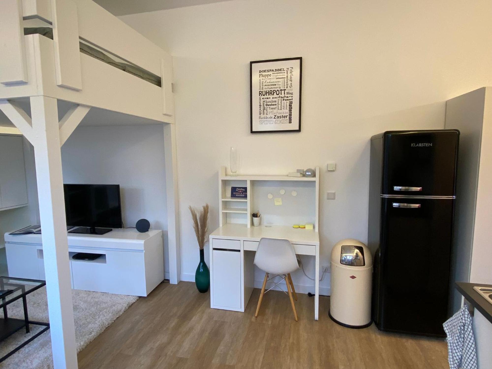 Schoene, Moderne Wohnung Mit Grosszuegiger Terasse Essen Esterno foto